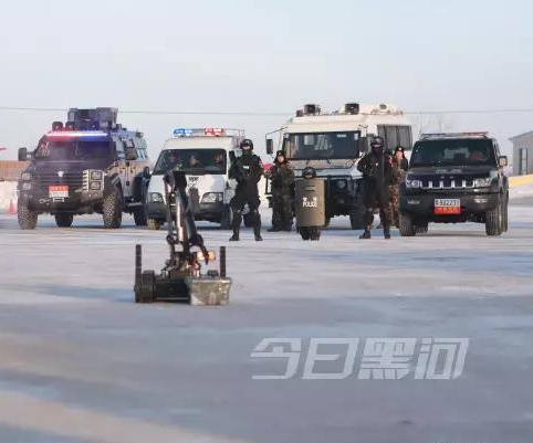 黑河反恐防爆實(shí)戰(zhàn)！看凌天排爆機(jī)器人如何在零下25&deg;迅速出擊。